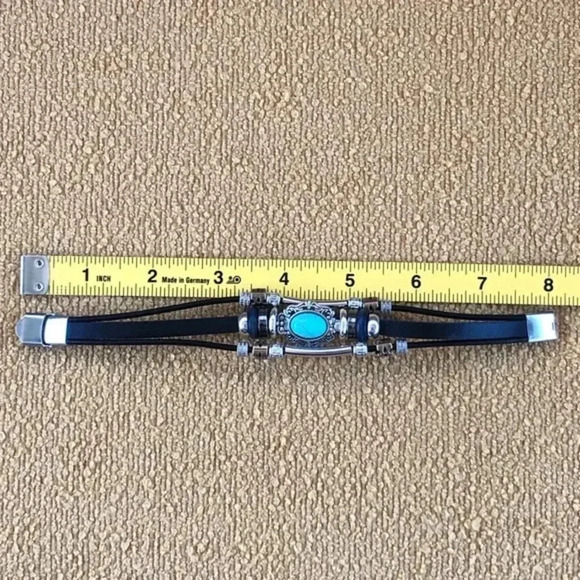 Faux Leather Turquoise Silver Clasp Native Southwestern Style Bracelet NWT New - Picture 4 of 4